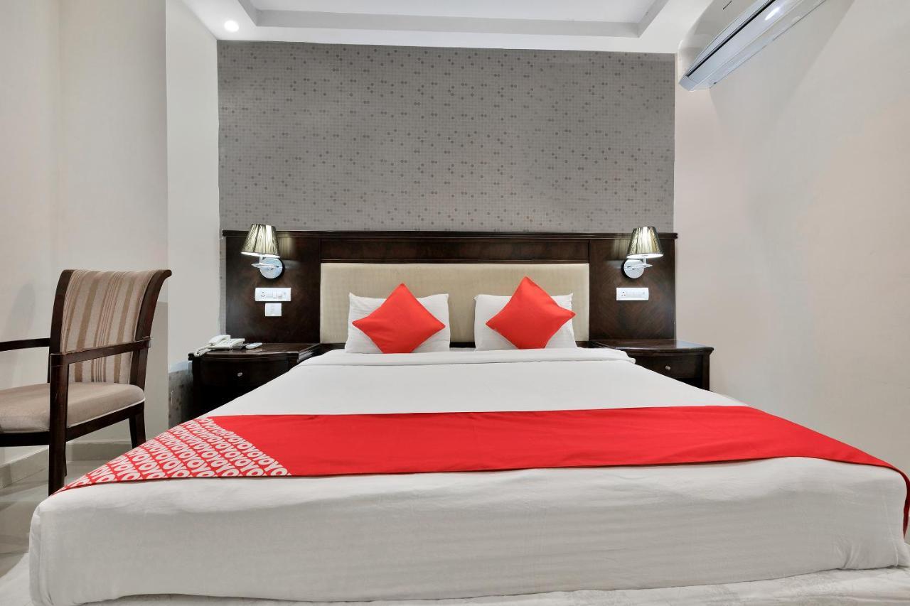 Capital O Rudra Grand Near Kondapur X Road Otel Dış mekan fotoğraf