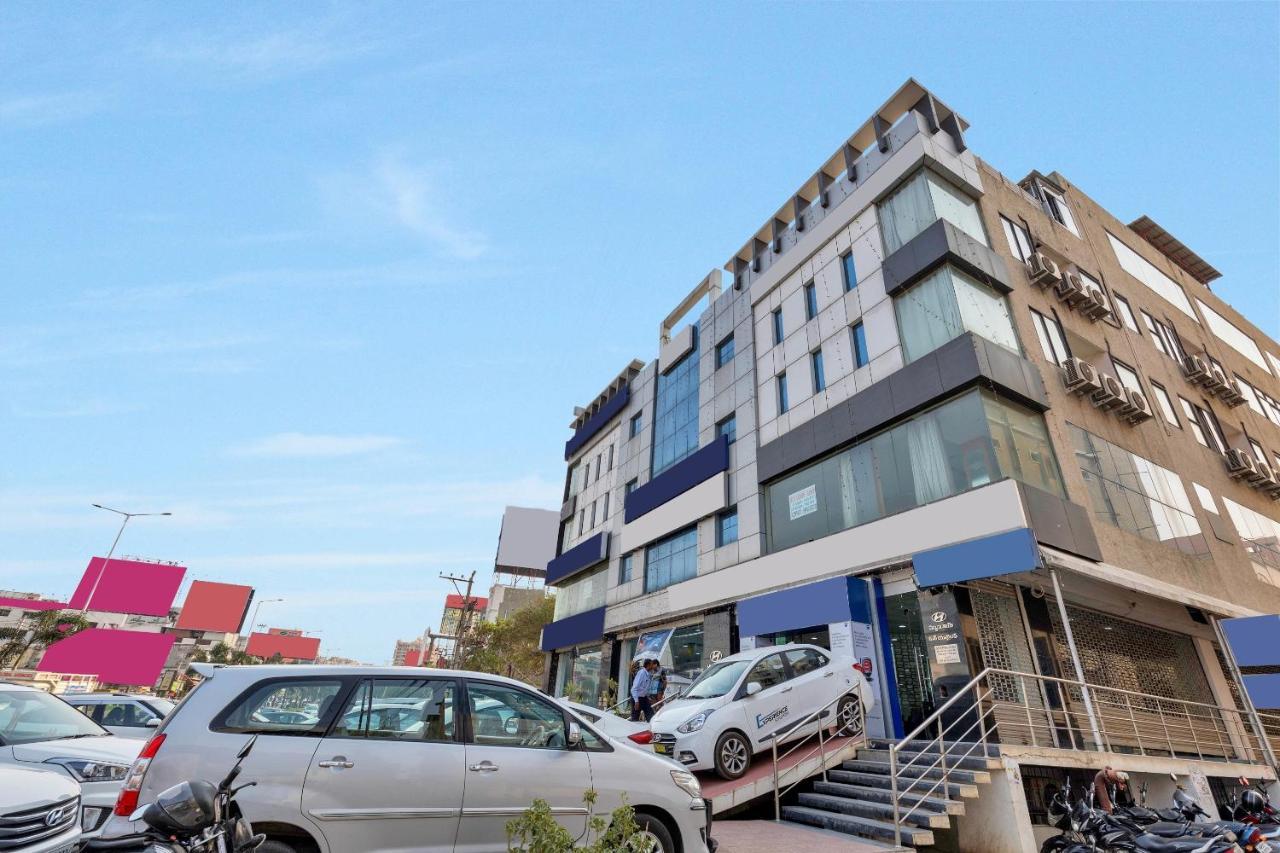 Capital O Rudra Grand Near Kondapur X Road Otel Dış mekan fotoğraf