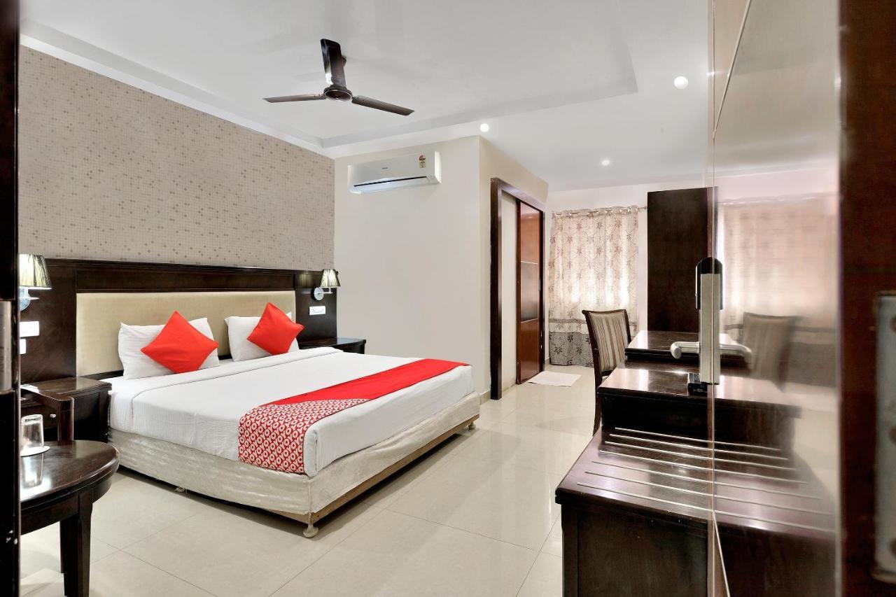 Capital O Rudra Grand Near Kondapur X Road Otel Dış mekan fotoğraf