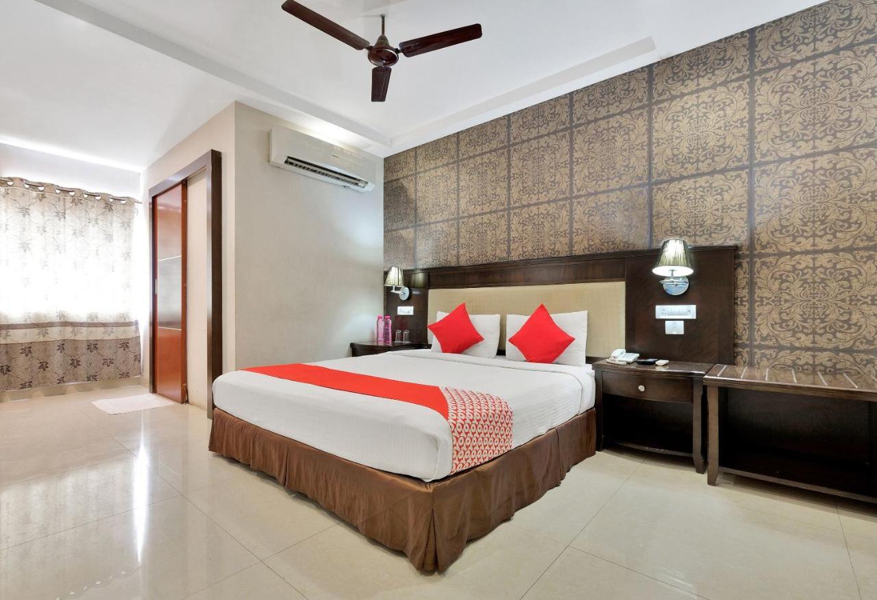 Capital O Rudra Grand Near Kondapur X Road Otel Dış mekan fotoğraf