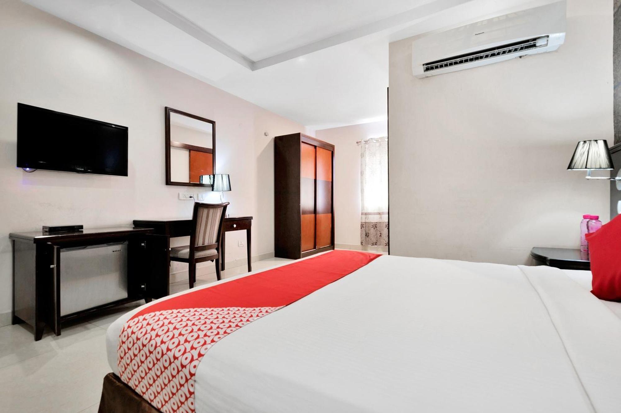 Capital O Rudra Grand Near Kondapur X Road Otel Dış mekan fotoğraf