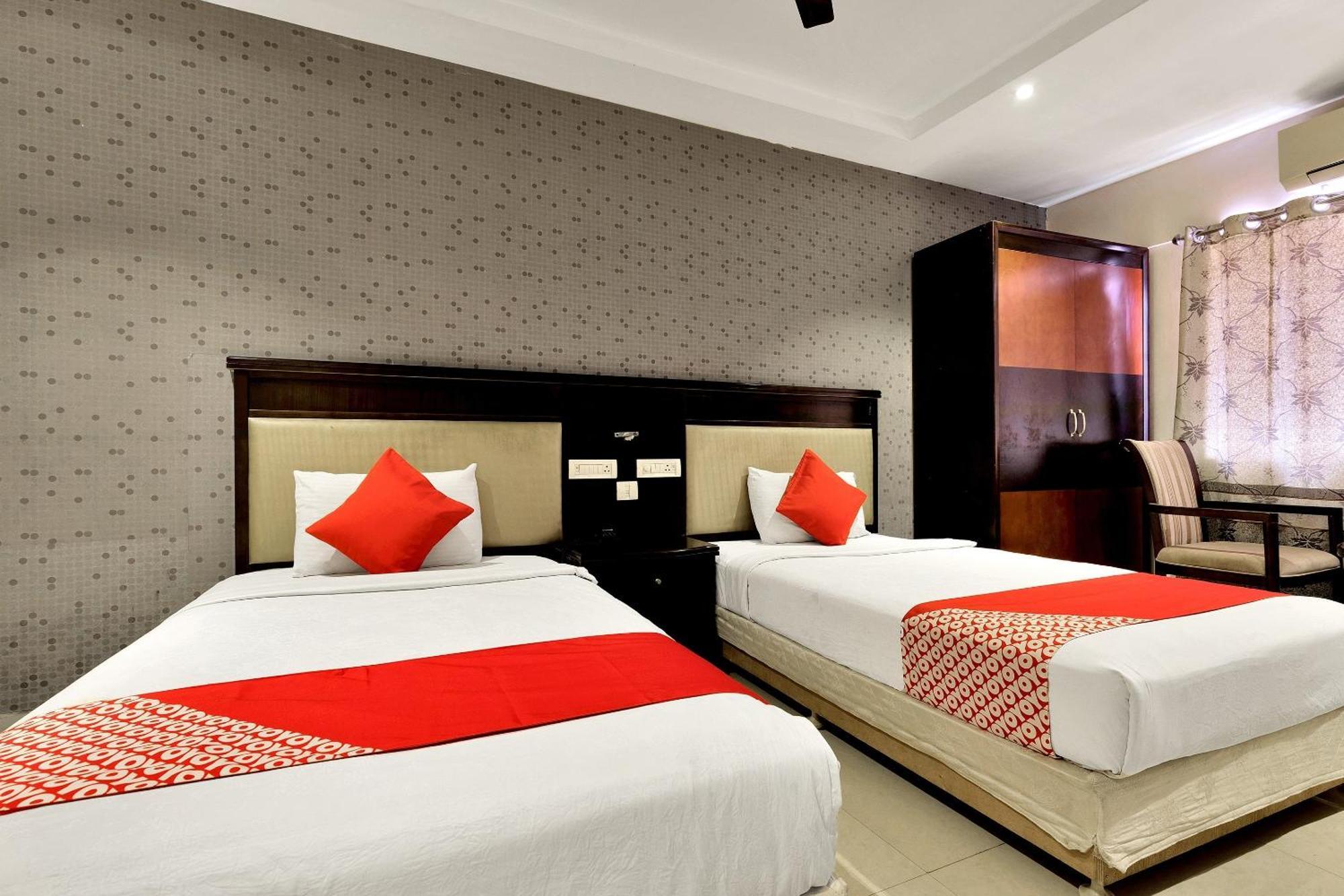 Capital O Rudra Grand Near Kondapur X Road Otel Dış mekan fotoğraf